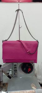 Is Crapitas Bags pochette con tracolla a catena